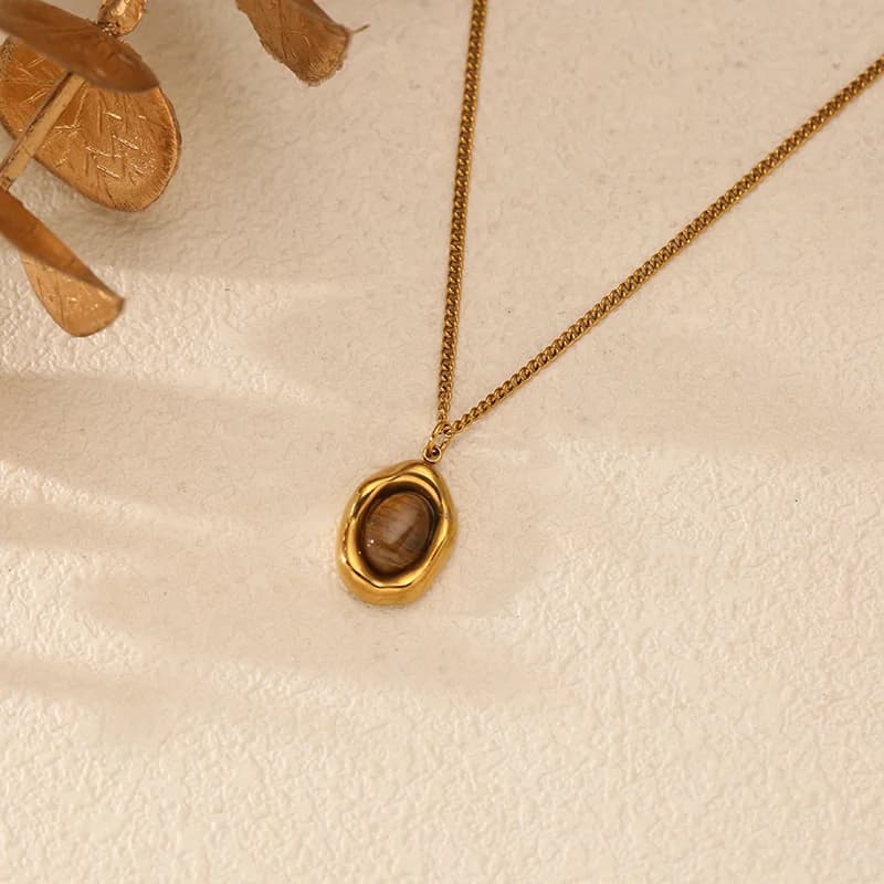 Vintage Brown Stone Pendant Necklace